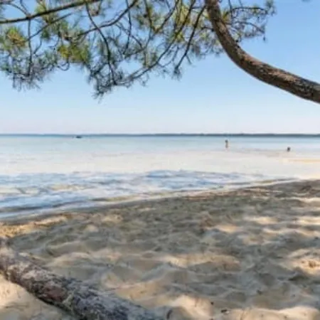 Apartment : T2 Avec Terrasse, A 50m De L'ocean Et Proche Centre, Parking Prive - Fr-1-521-62