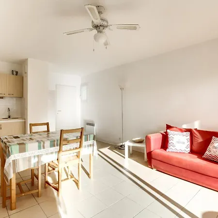 : T2 Avec Terrasse, A 50m De L'ocean Et Proche Centre, Parking Prive - Fr-1-521-62 *